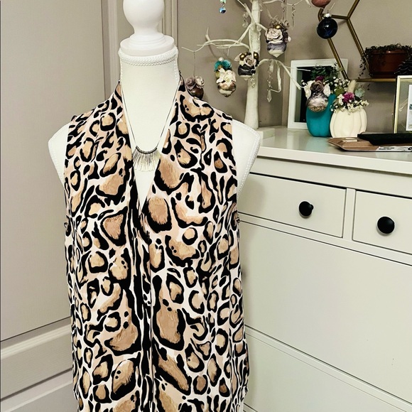 Babaton- Power blouse - Picture 5 of 6